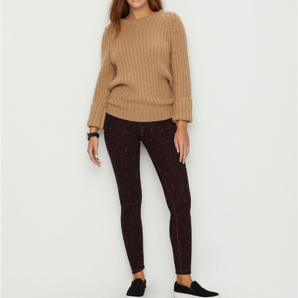 Lysse Reversible High Waist Leggings - Picture 5 of 10